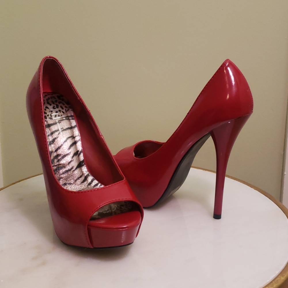 Shi by Journeys Red stiletto